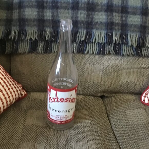 Artesian Beverages Glass Bottle - Dubuque, Ia. - 24 oz. Collectible Bottle- Iowa - Picture 7 of 7